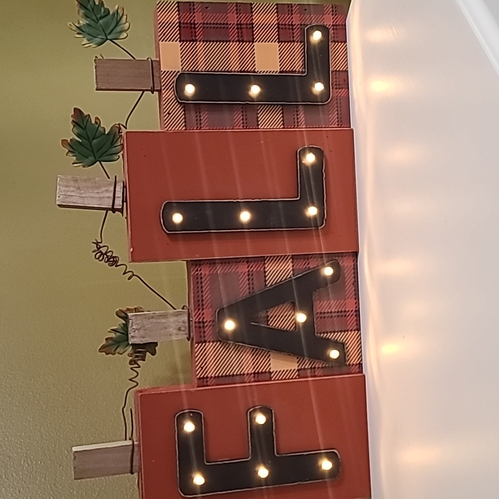 Fall Led Table Decor - Picture 4 of 5